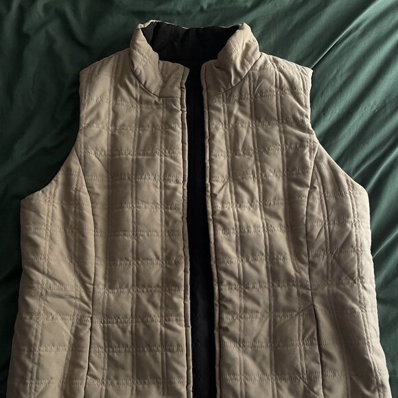 Reversible Quilted Vest - Picture 3 of 5